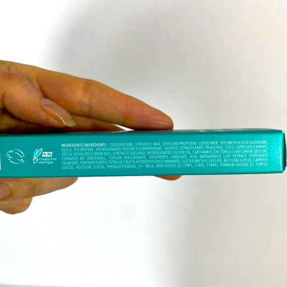 Thrive Causemetics Infinity Waterproof Eyeshadow Stick Tai Warm Cranberry Matte - Picture 9 of 10